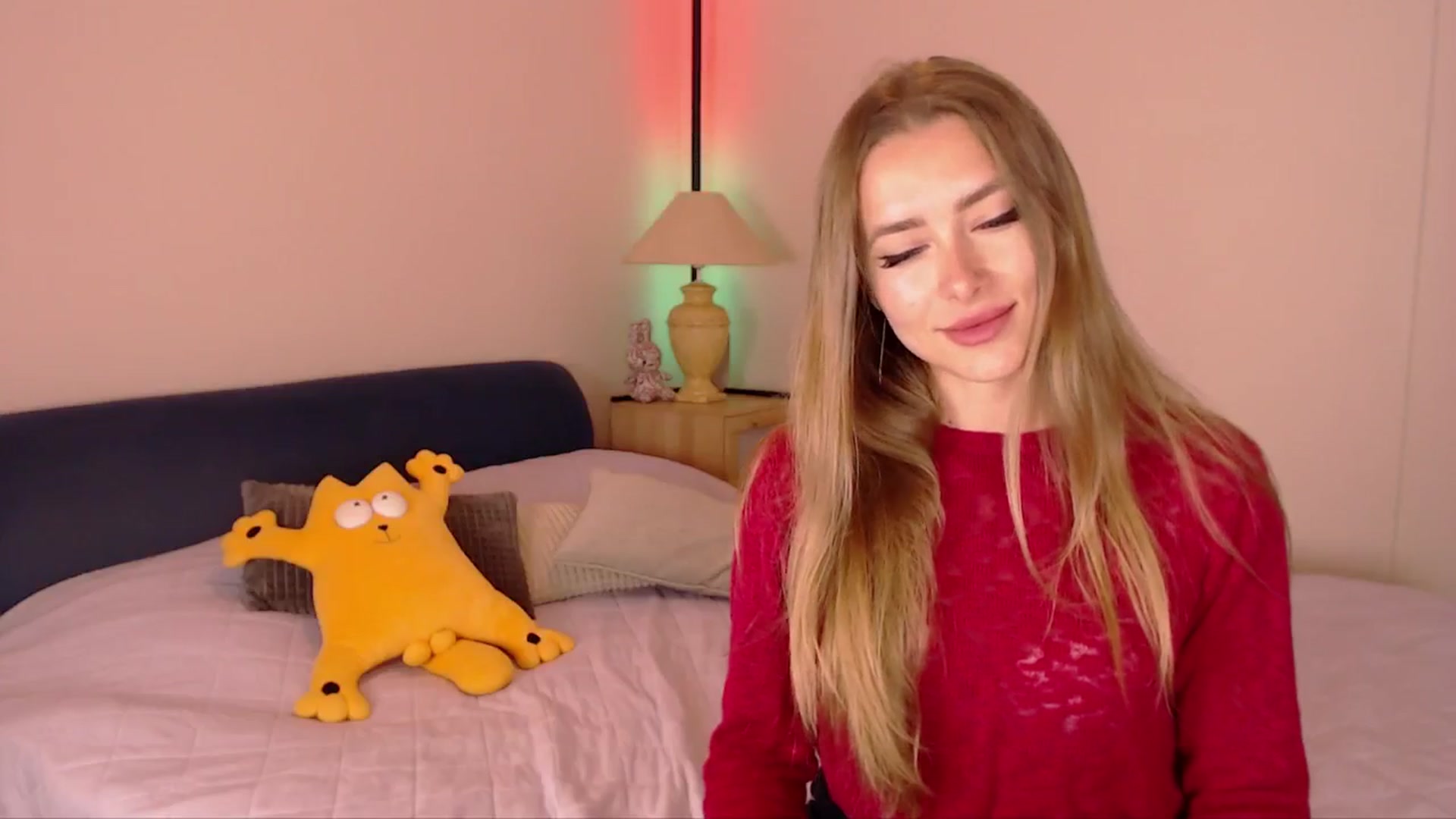 Gallery image thumbnail from SimonsWife's myfreecams stream on, 10/12/2025, 14:00 image 8 of 20