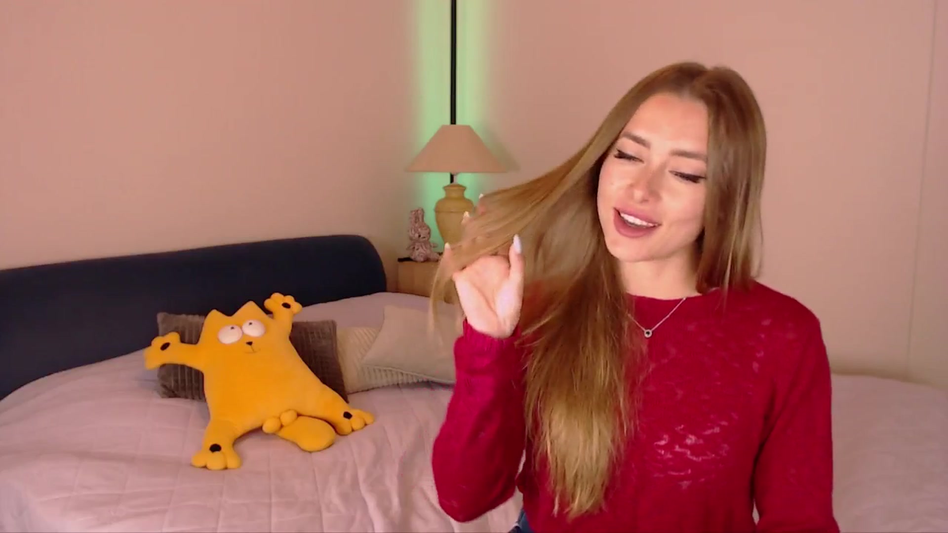 Gallery image thumbnail from SimonsWife's myfreecams stream on, 10/12/2025, 14:00 image 2 of 20