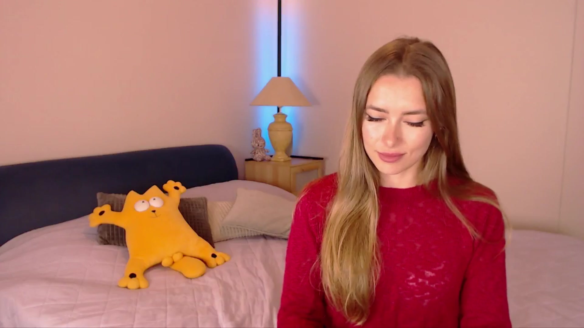 Gallery image thumbnail from SimonsWife's myfreecams stream on, 10/12/2025, 14:00 image 11 of 20