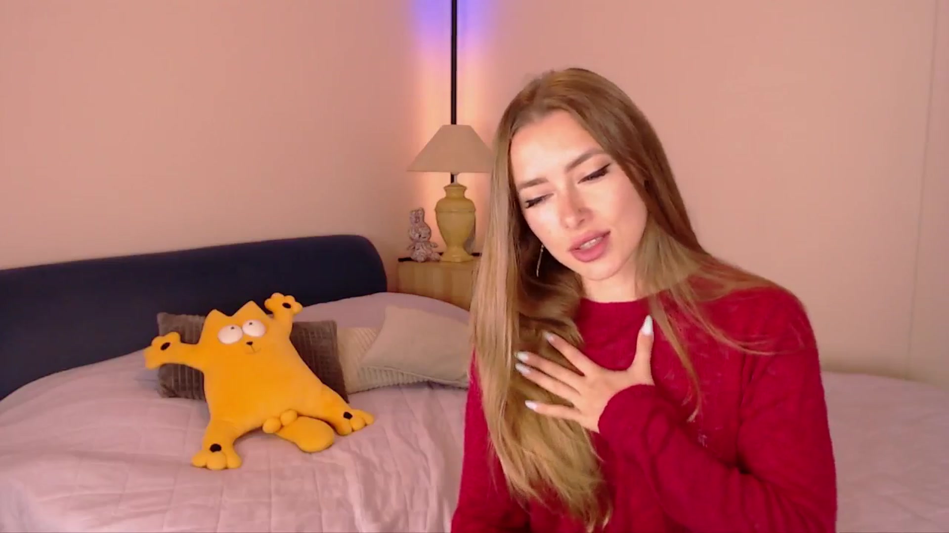 Gallery image thumbnail from SimonsWife's myfreecams stream on, 10/12/2025, 14:00 image 10 of 20
