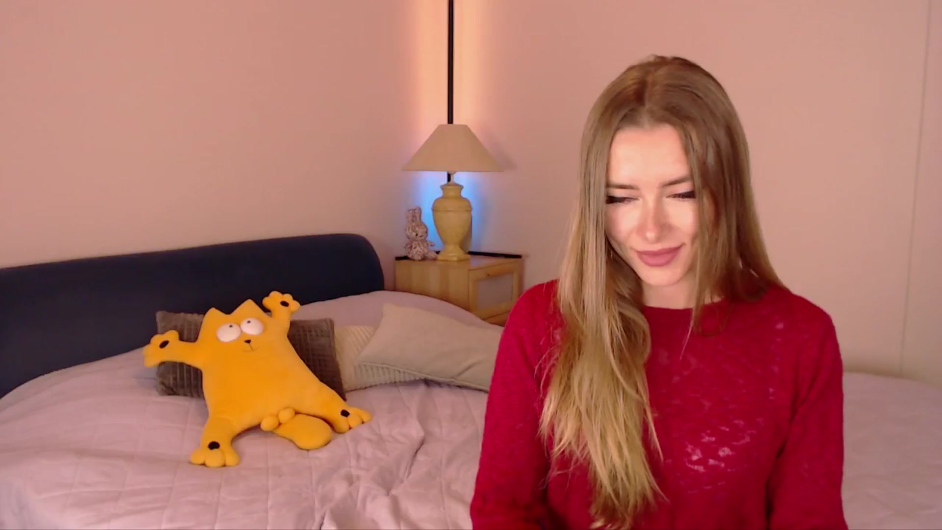 Gallery image thumbnail from SimonsWife's myfreecams stream on, 10/12/2025, 14:00 image 17 of 20