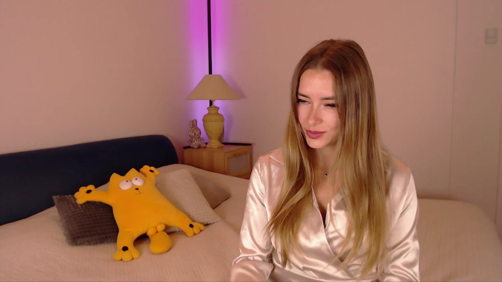Gallery image thumbnail from SimonsWife's myfreecams stream on, 10/13/2025, 15:31 image 10 of 20