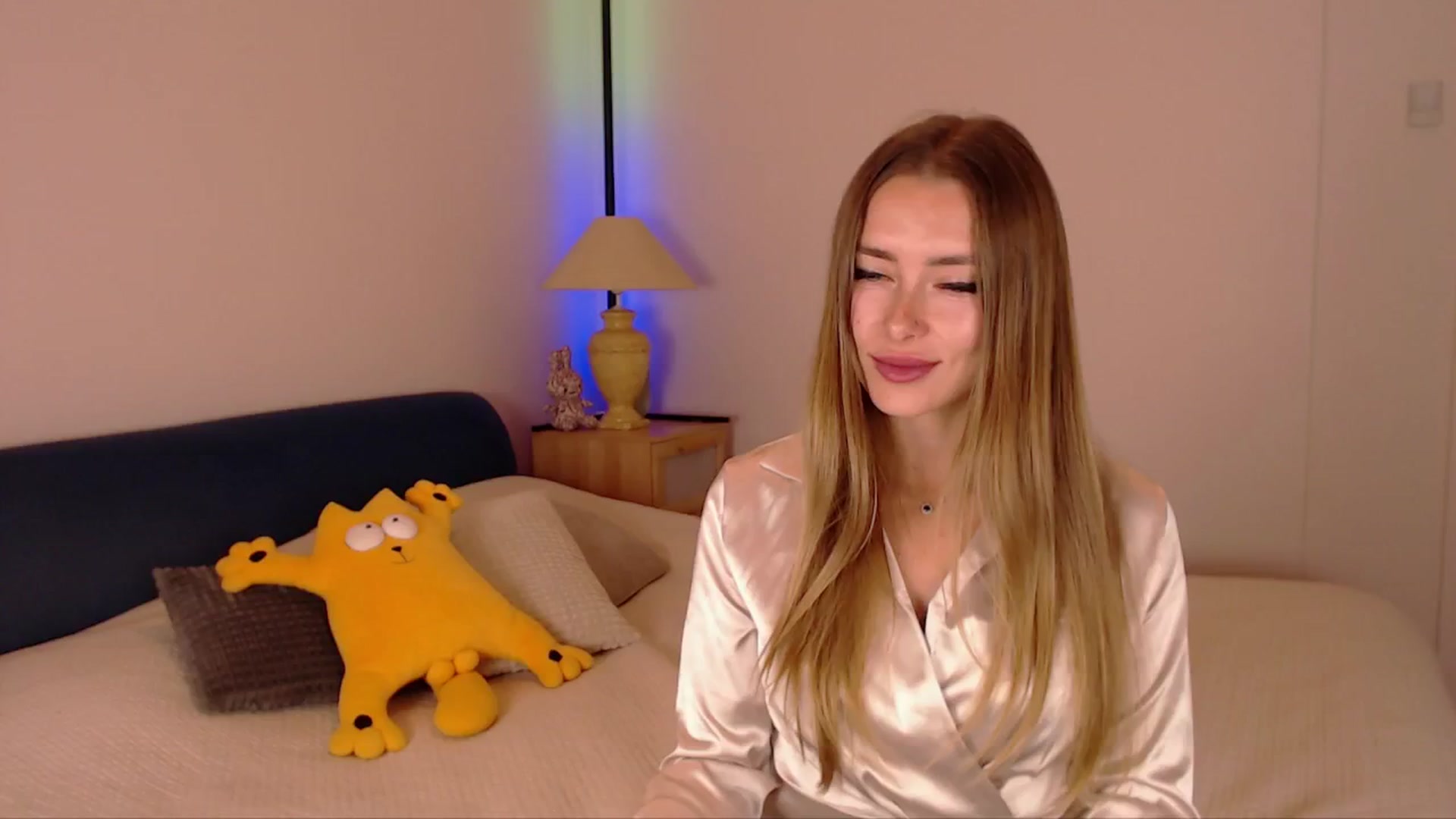 Gallery image thumbnail from SimonsWife's myfreecams stream on, 10/13/2025, 15:31 image 11 of 20