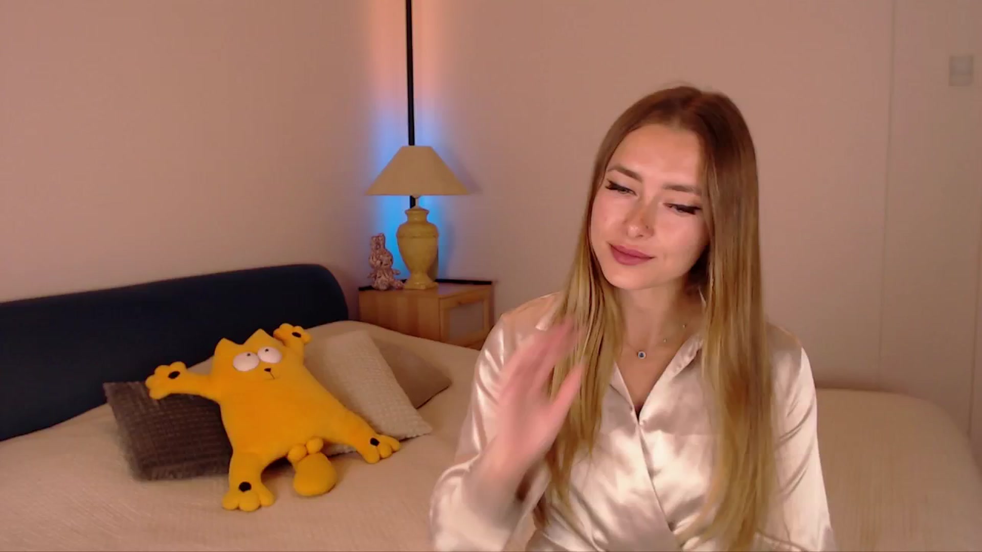 Gallery image thumbnail from SimonsWife's myfreecams stream on, 10/13/2025, 15:31 image 7 of 20