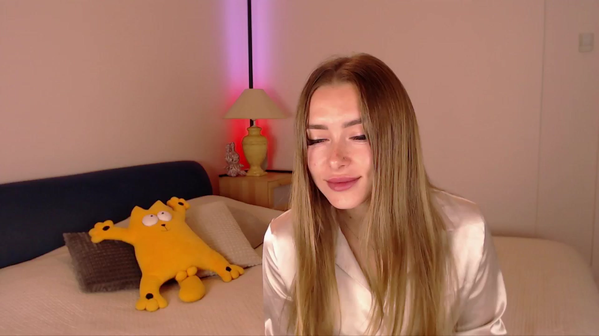 Gallery image thumbnail from SimonsWife's myfreecams stream on, 10/13/2025, 15:31 image 1 of 20