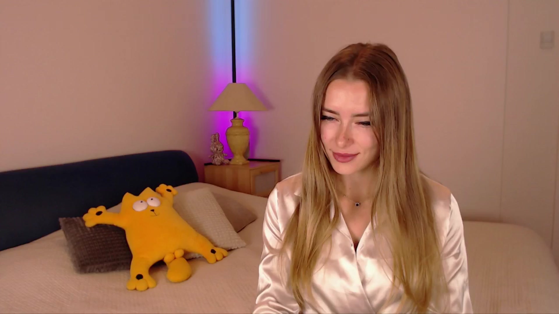 Gallery image thumbnail from SimonsWife's myfreecams stream on, 10/13/2025, 15:31 image 5 of 20