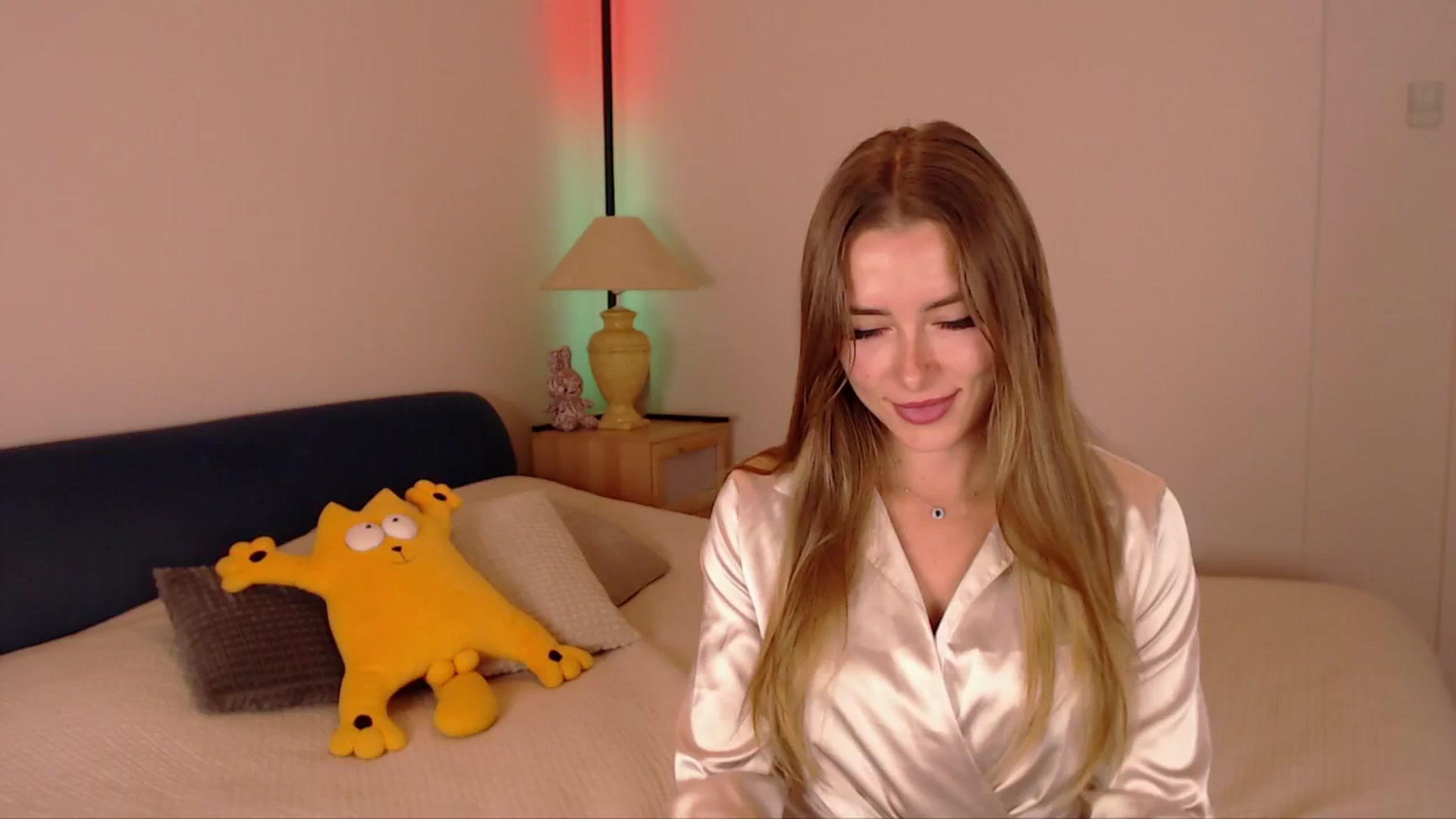 Gallery image thumbnail from SimonsWife's myfreecams stream on, 10/13/2025, 15:31 image 13 of 20