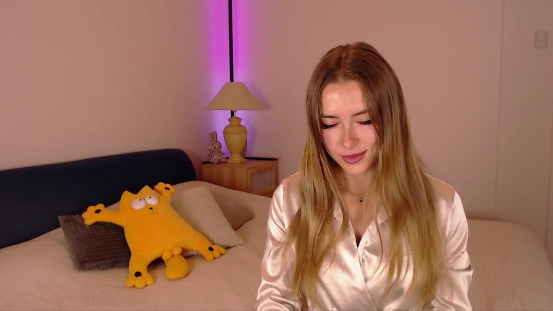 Gallery image thumbnail from SimonsWife's myfreecams stream on, 10/13/2025, 15:31 image 3 of 20