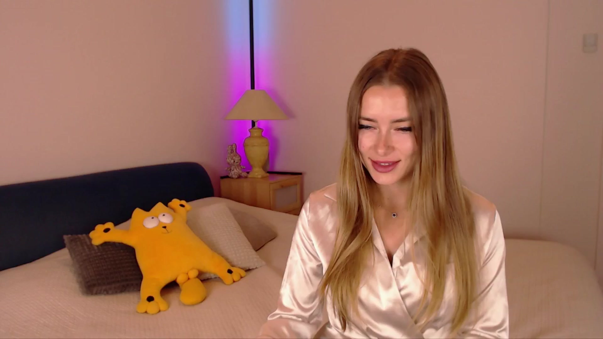 Gallery image thumbnail from SimonsWife's myfreecams stream on, 10/13/2025, 15:31 image 12 of 20
