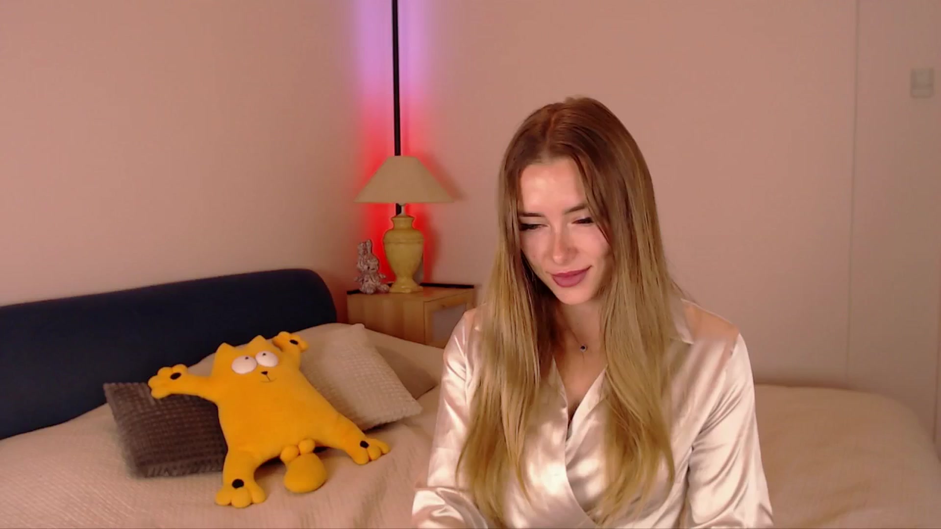Gallery image thumbnail from SimonsWife's myfreecams stream on, 10/13/2025, 17:05 image 11 of 20