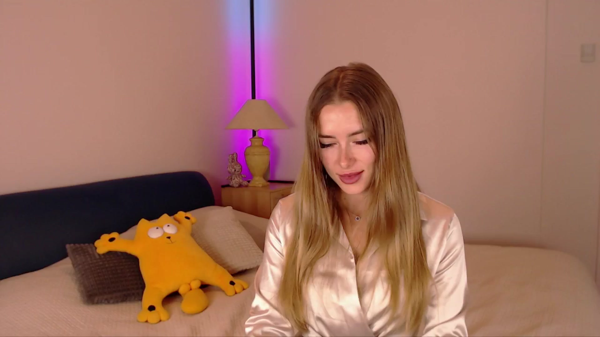 Gallery image thumbnail from SimonsWife's myfreecams stream on, 10/13/2025, 17:05 image 3 of 20