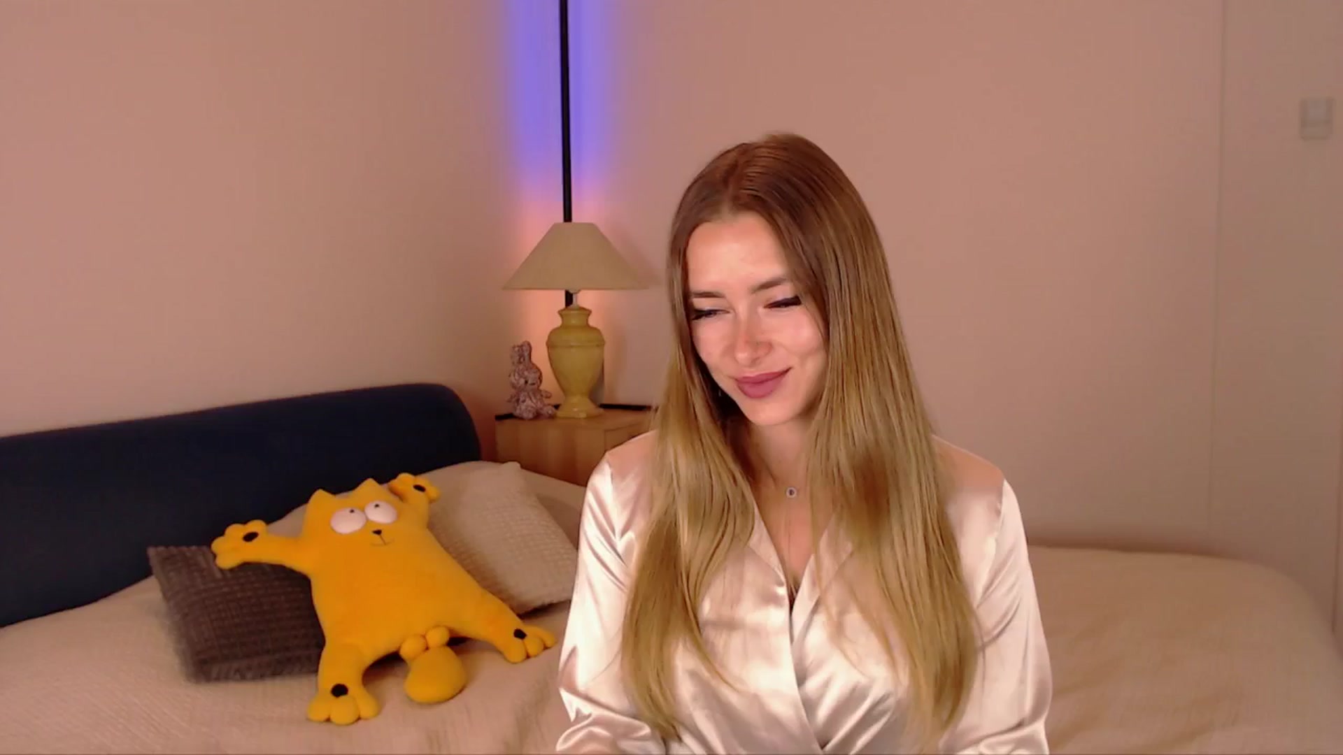 Gallery image thumbnail from SimonsWife's myfreecams stream on, 10/13/2025, 17:05 image 1 of 20