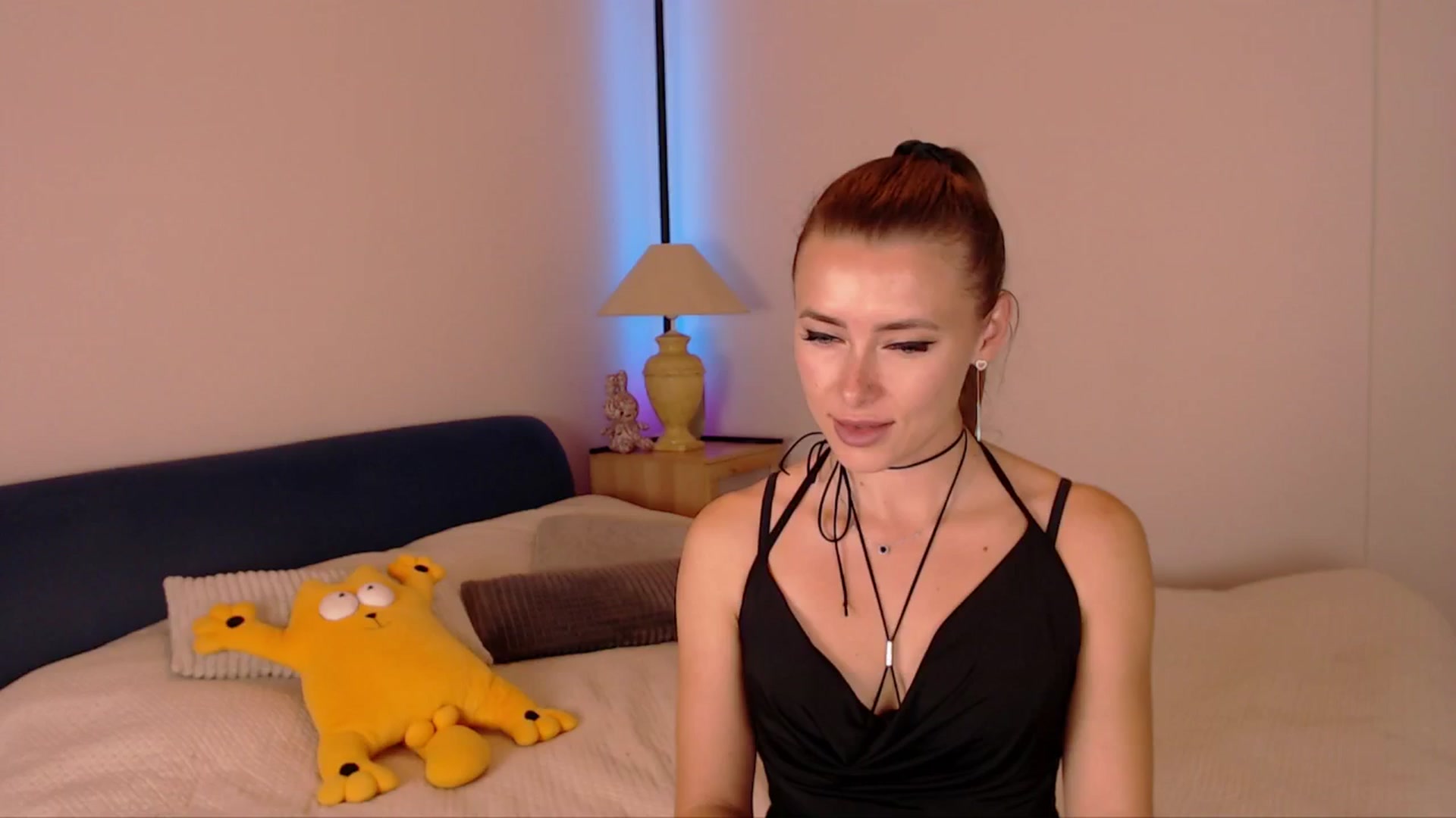 Gallery image thumbnail from SimonsWife's myfreecams stream on, 10/15/2025, 15:08 image 12 of 20