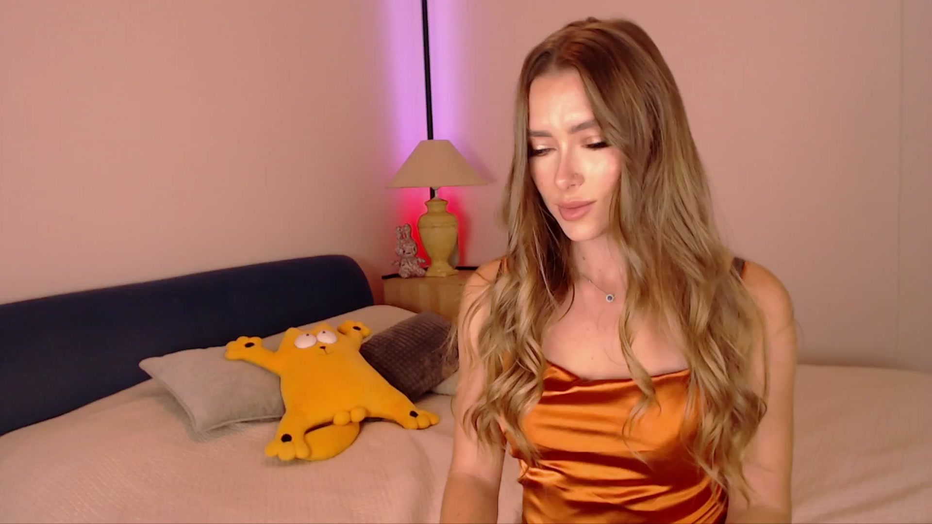 Gallery image thumbnail from SimonsWife's myfreecams stream on, 10/16/2025, 15:54 image 1 of 20