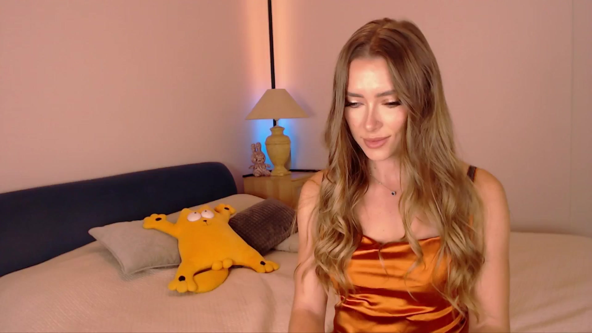 Gallery image thumbnail from SimonsWife's myfreecams stream on, 10/16/2025, 15:54 image 5 of 20
