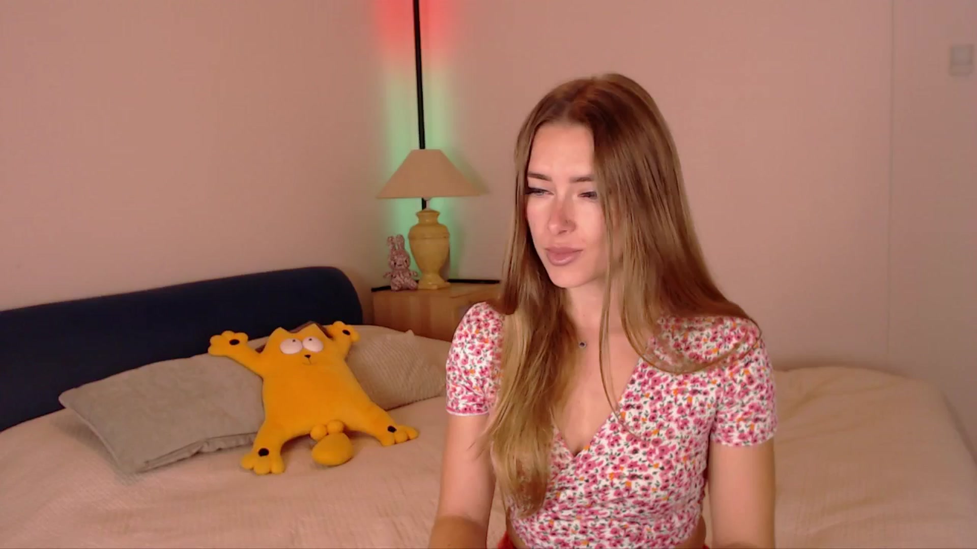 Gallery image thumbnail from SimonsWife's myfreecams stream on, 10/22/2025, 15:05 image 3 of 20