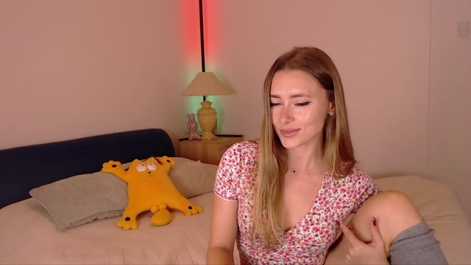 Gallery image thumbnail from SimonsWife's myfreecams stream on, 10/22/2025, 15:05 image 18 of 20