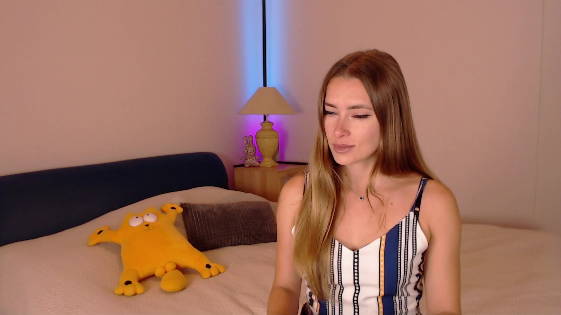 Gallery image thumbnail from SimonsWife's myfreecams stream on, 10/23/2025, 12:30 image 2 of 20