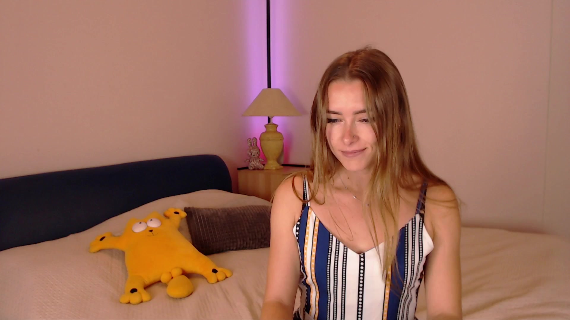 Gallery image thumbnail from SimonsWife's myfreecams stream on, 10/23/2025, 12:30 image 14 of 20