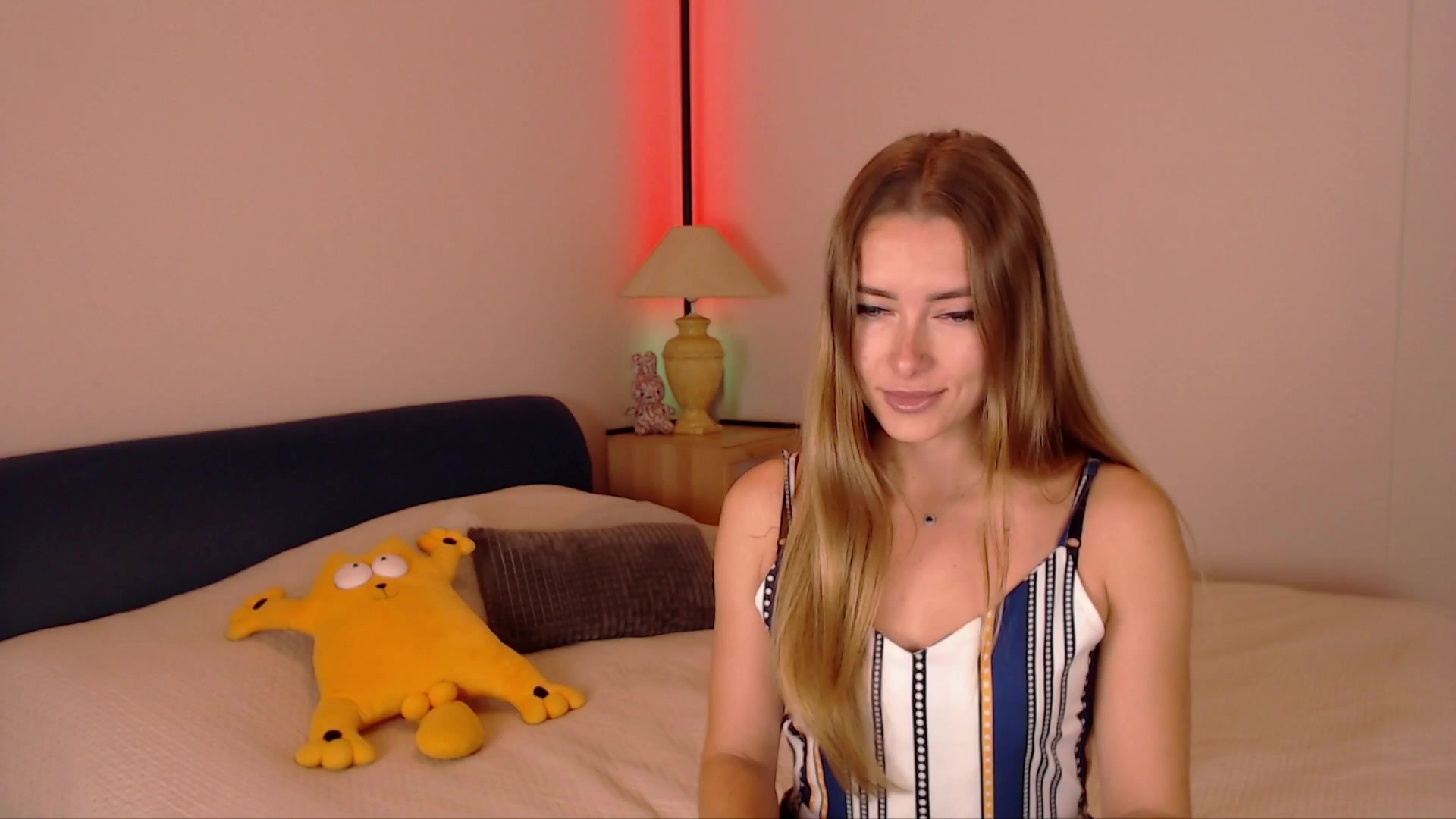 Gallery image thumbnail from SimonsWife's myfreecams stream on, 10/23/2025, 12:30 image 6 of 20