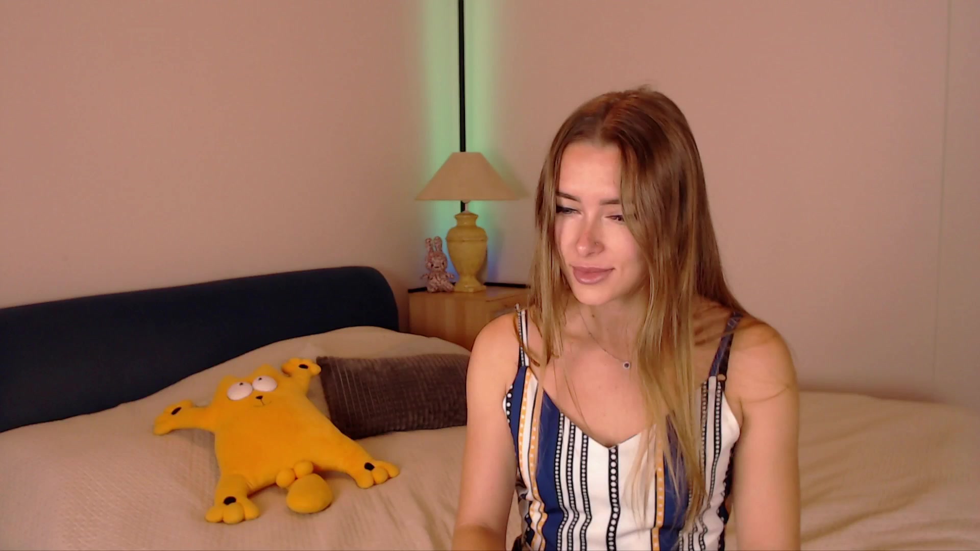 Gallery image thumbnail from SimonsWife's myfreecams stream on, 10/23/2025, 12:30 image 19 of 20