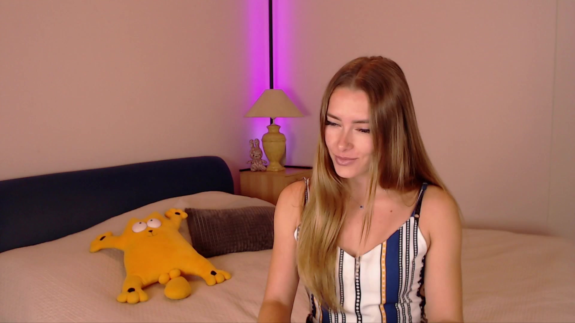 Gallery image thumbnail from SimonsWife's myfreecams stream on, 10/23/2025, 12:30 image 8 of 20
