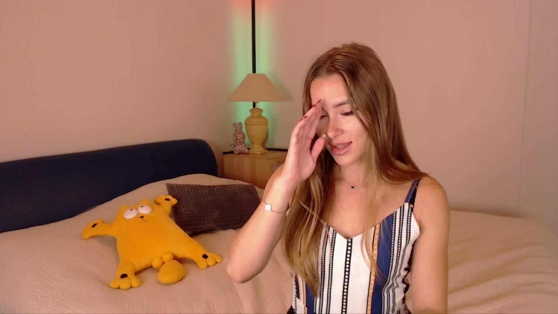 Gallery image thumbnail from SimonsWife's myfreecams stream on, 10/23/2025, 15:01 image 14 of 20