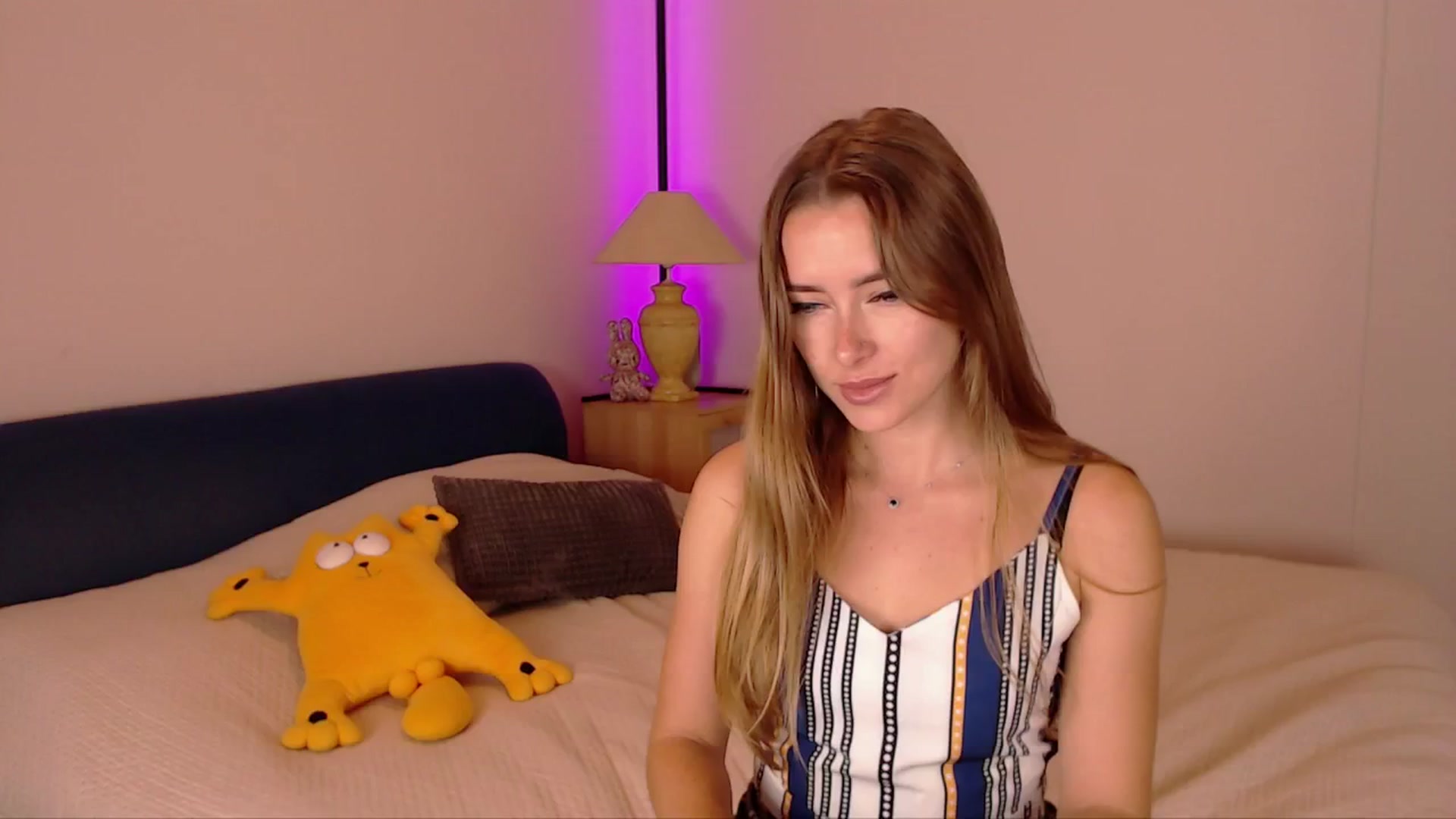 Gallery image thumbnail from SimonsWife's myfreecams stream on, 10/23/2025, 15:01 image 1 of 20