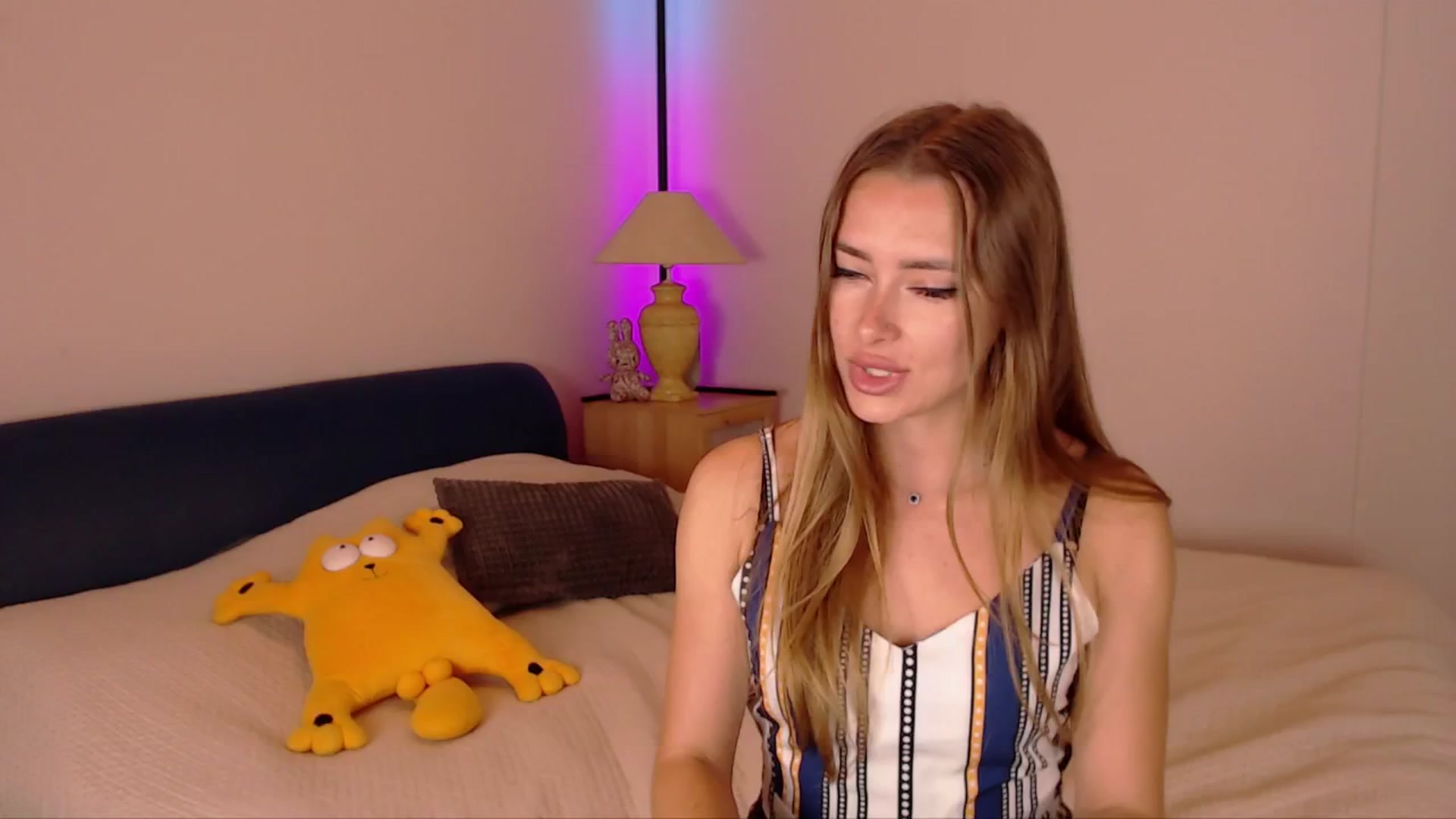 Gallery image thumbnail from SimonsWife's myfreecams stream on, 10/23/2025, 15:01 image 12 of 20