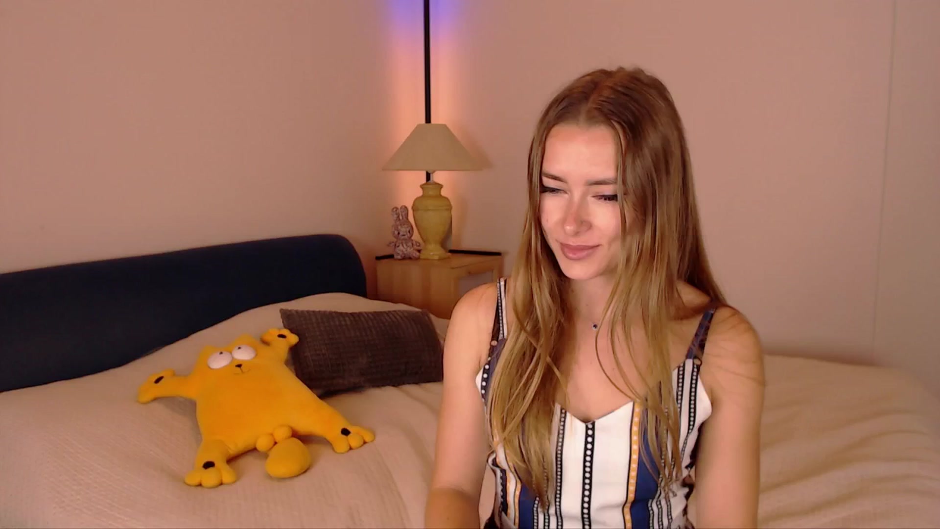 Gallery image thumbnail from SimonsWife's myfreecams stream on, 10/23/2025, 15:01 image 13 of 20