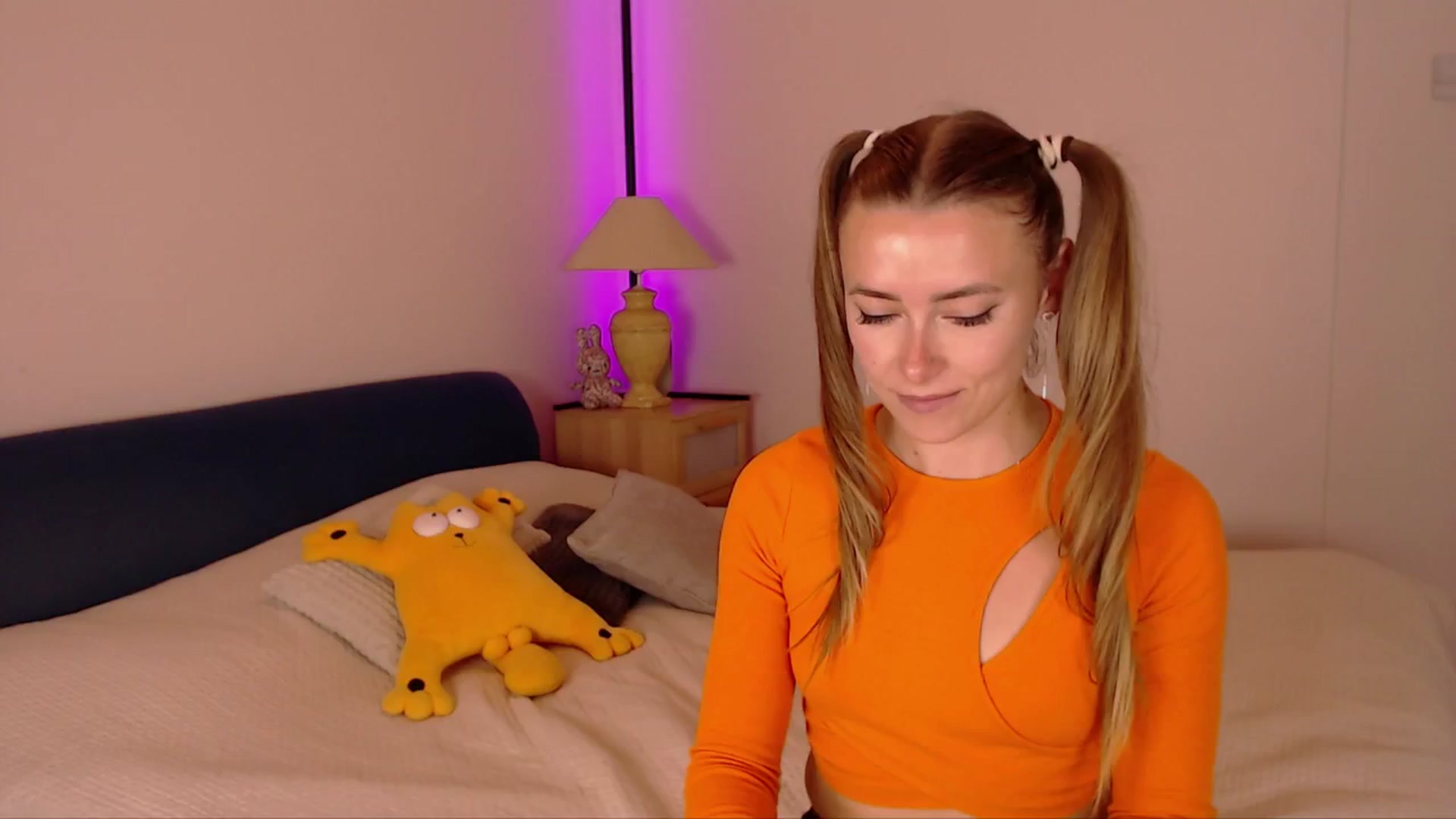 Gallery image thumbnail from SimonsWife's myfreecams stream on, 10/26/2025, 15:06 image 19 of 20