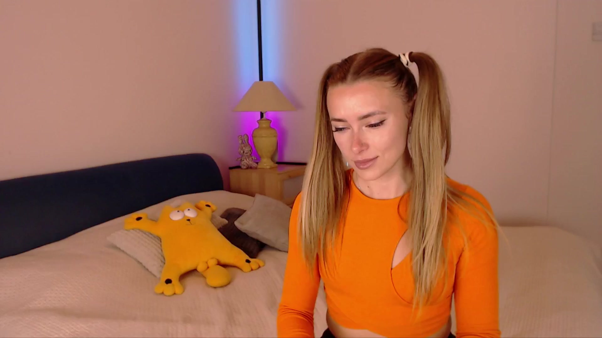Gallery image thumbnail from SimonsWife's myfreecams stream on, 10/26/2025, 15:06 image 3 of 20