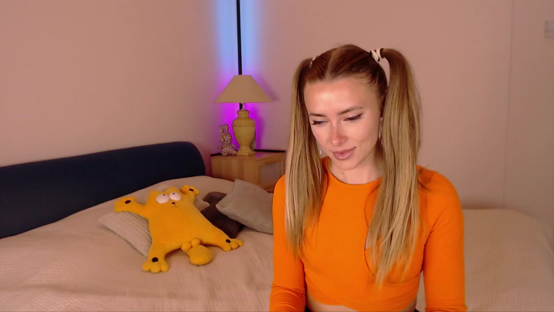 Gallery image thumbnail from SimonsWife's myfreecams stream on, 10/26/2025, 15:06 image 5 of 20