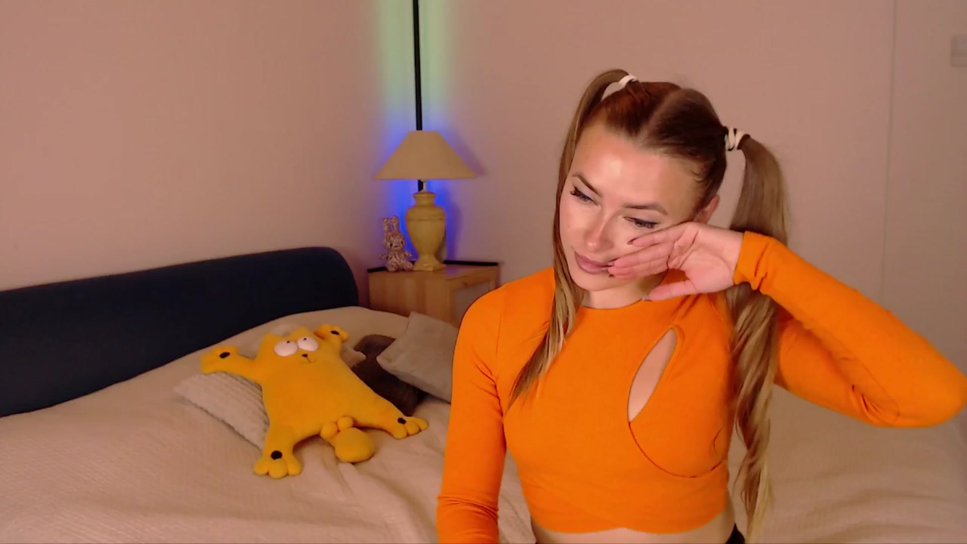 Gallery image thumbnail from SimonsWife's myfreecams stream on, 10/26/2025, 15:06 image 18 of 20