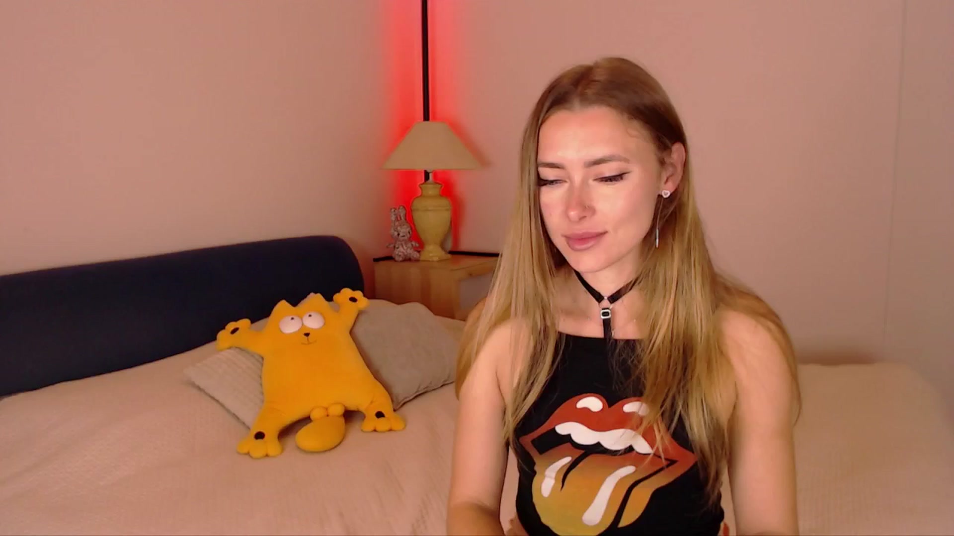 Gallery image thumbnail from SimonsWife's myfreecams stream on, 10/27/2025, 15:36 image 5 of 20