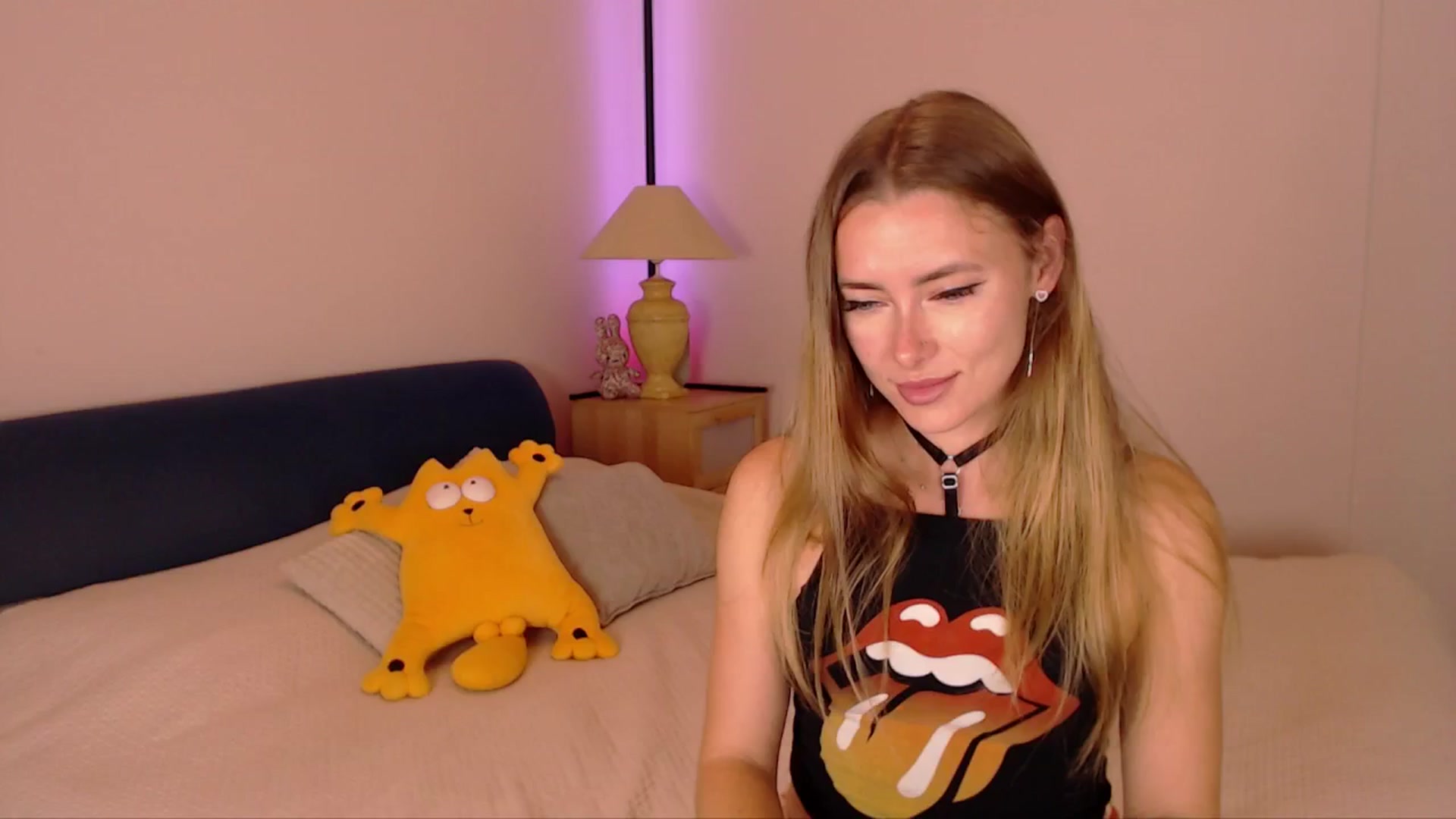 Gallery image thumbnail from SimonsWife's myfreecams stream on, 10/27/2025, 15:36 image 7 of 20