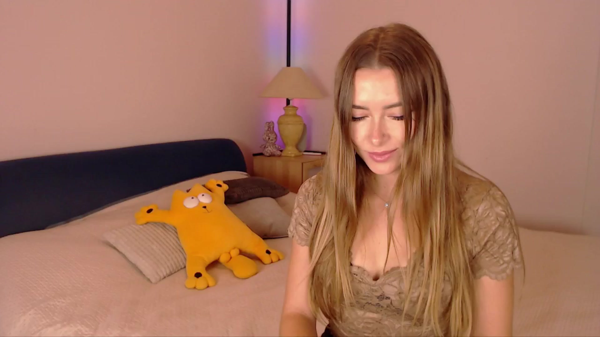 Gallery image thumbnail from SimonsWife's myfreecams stream on, 11/02/2025, 14:59 image 1 of 20