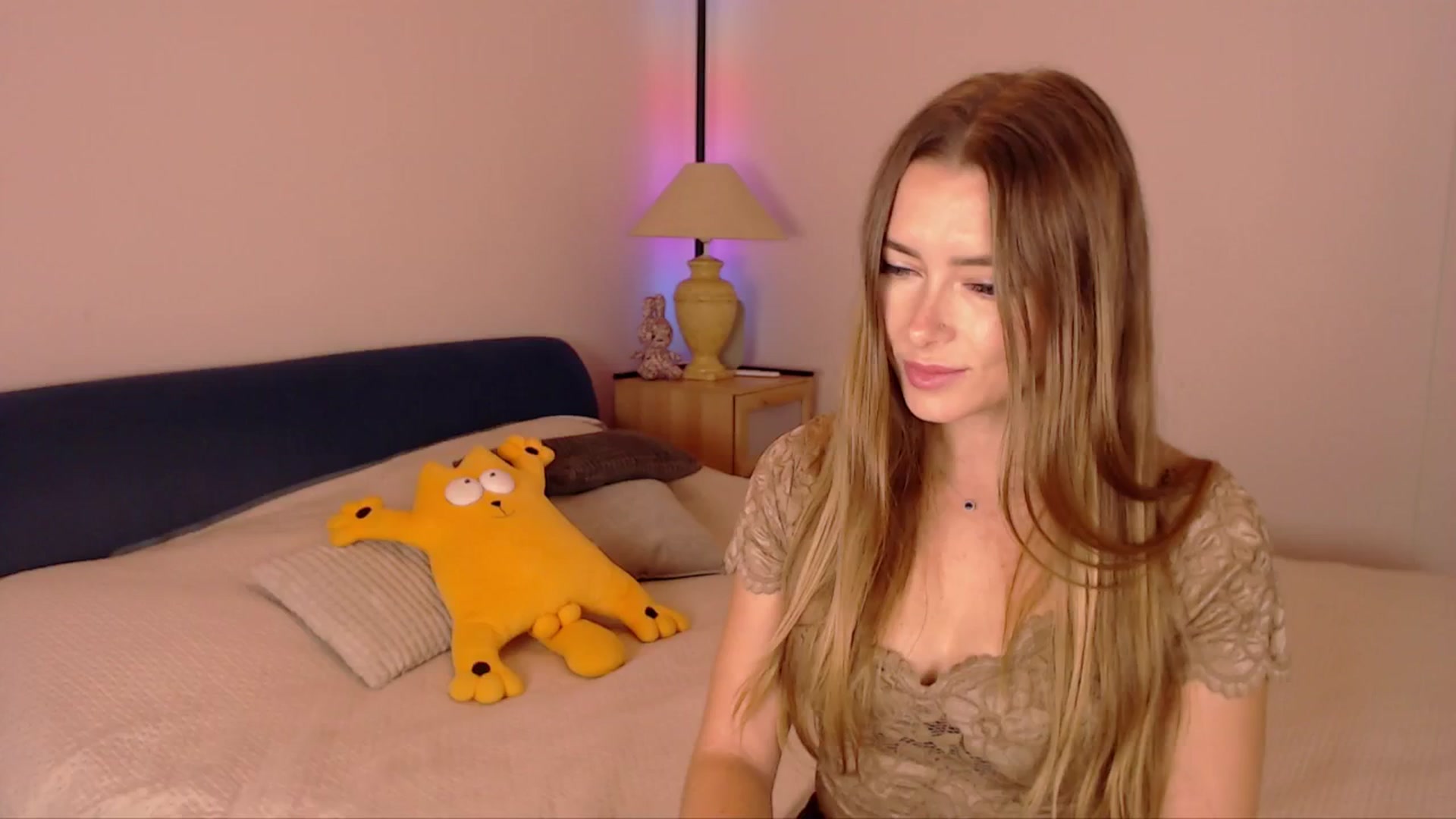 Gallery image thumbnail from SimonsWife's myfreecams stream on, 11/02/2025, 14:59 image 14 of 20