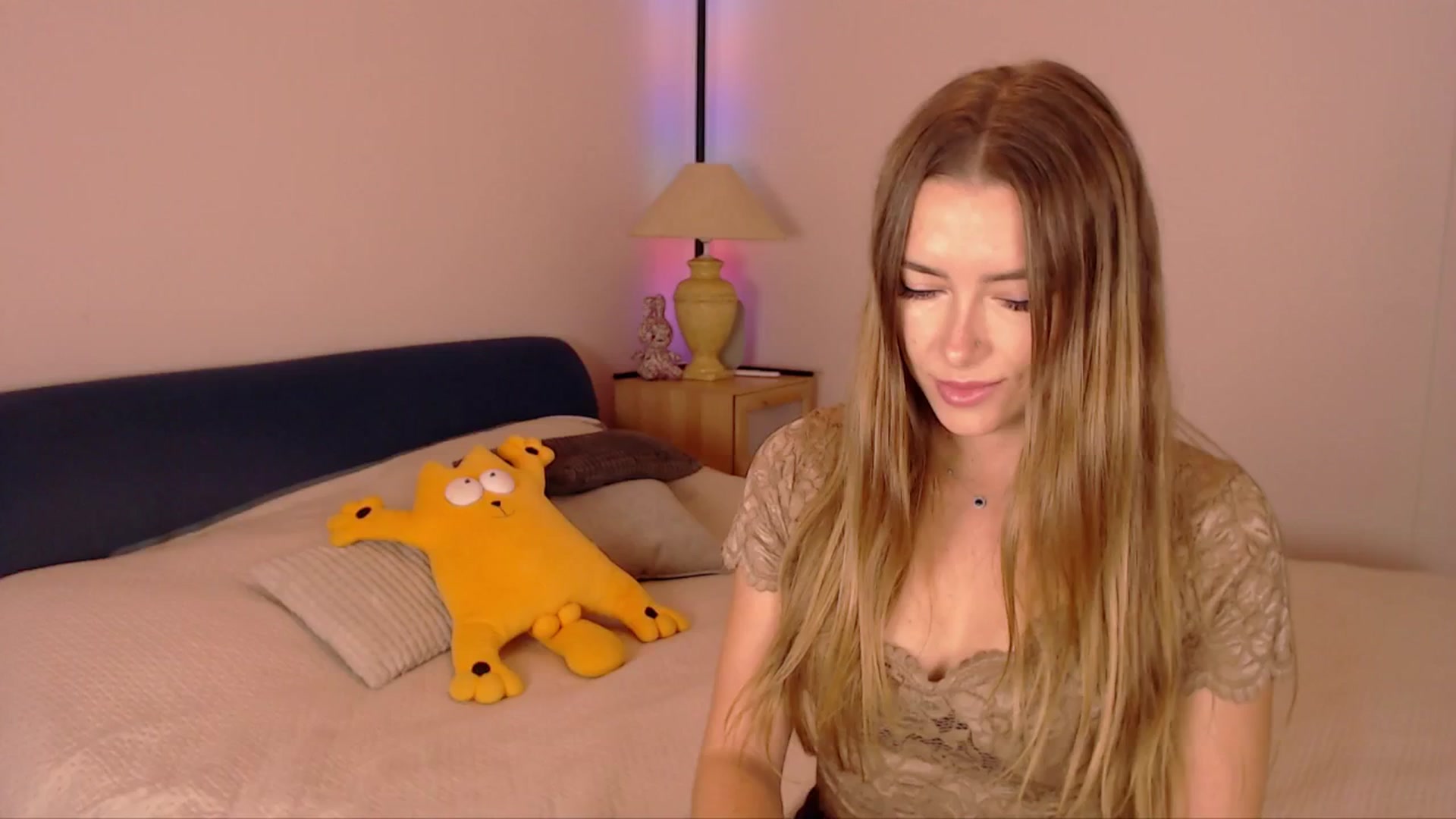 Gallery image thumbnail from SimonsWife's myfreecams stream on, 11/02/2025, 14:59 image 6 of 20