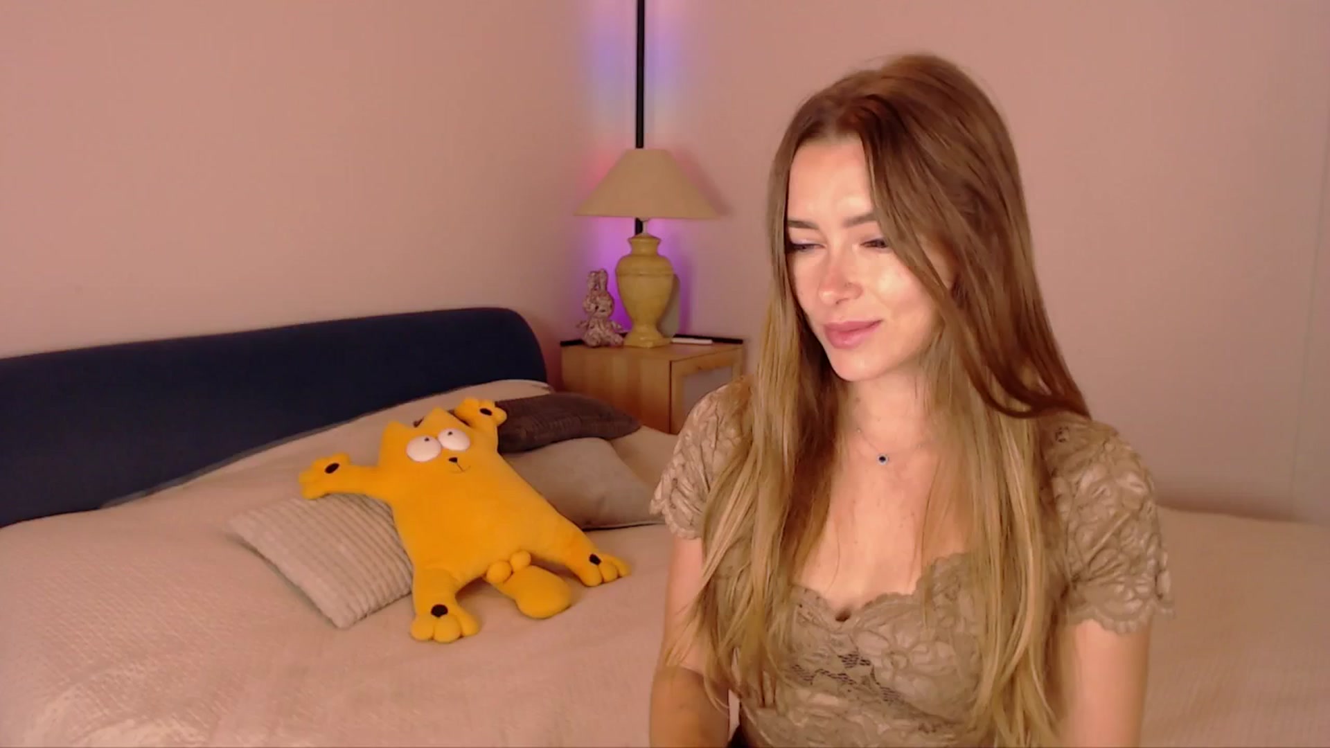 Gallery image thumbnail from SimonsWife's myfreecams stream on, 11/02/2025, 14:59 image 15 of 20