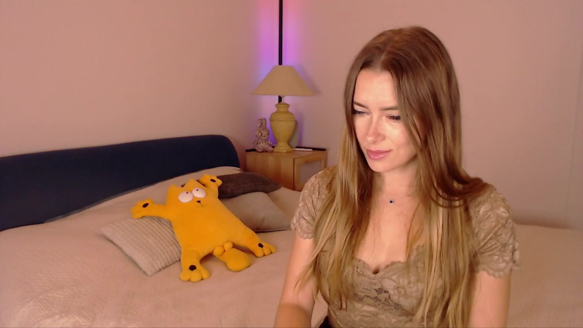 Gallery image thumbnail from SimonsWife's myfreecams stream on, 11/02/2025, 14:59 image 13 of 20