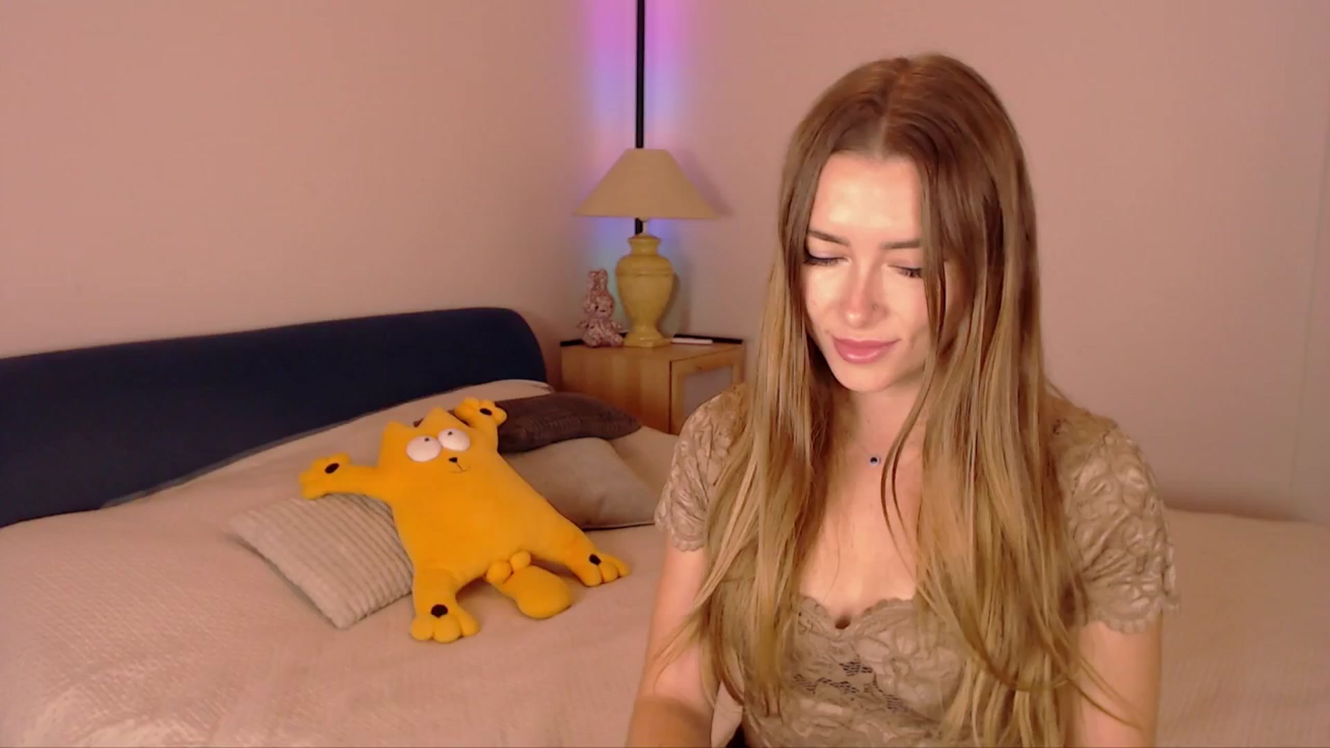 Gallery image thumbnail from SimonsWife's myfreecams stream on, 11/02/2025, 14:59 image 12 of 20