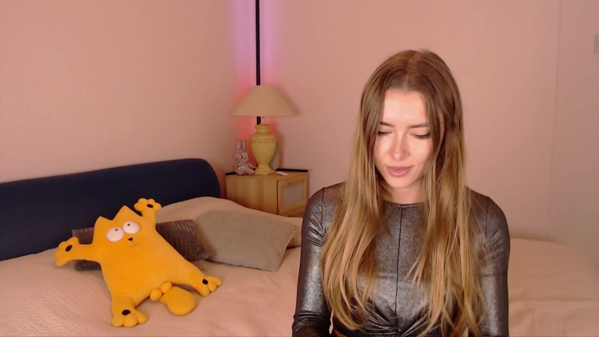 Gallery image thumbnail from SimonsWife's myfreecams stream on, 11/03/2025, 15:50 image 19 of 20