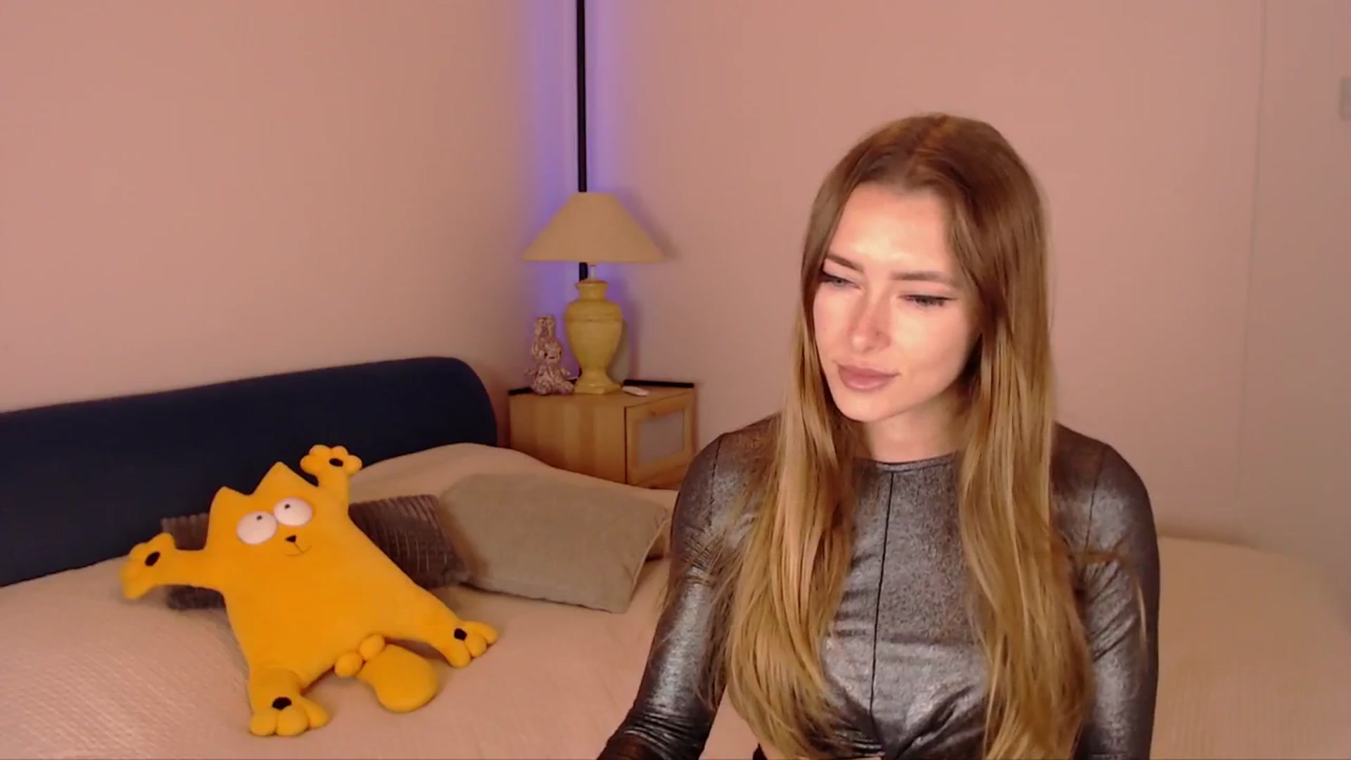 Gallery image thumbnail from SimonsWife's myfreecams stream on, 11/03/2025, 15:50 image 9 of 20