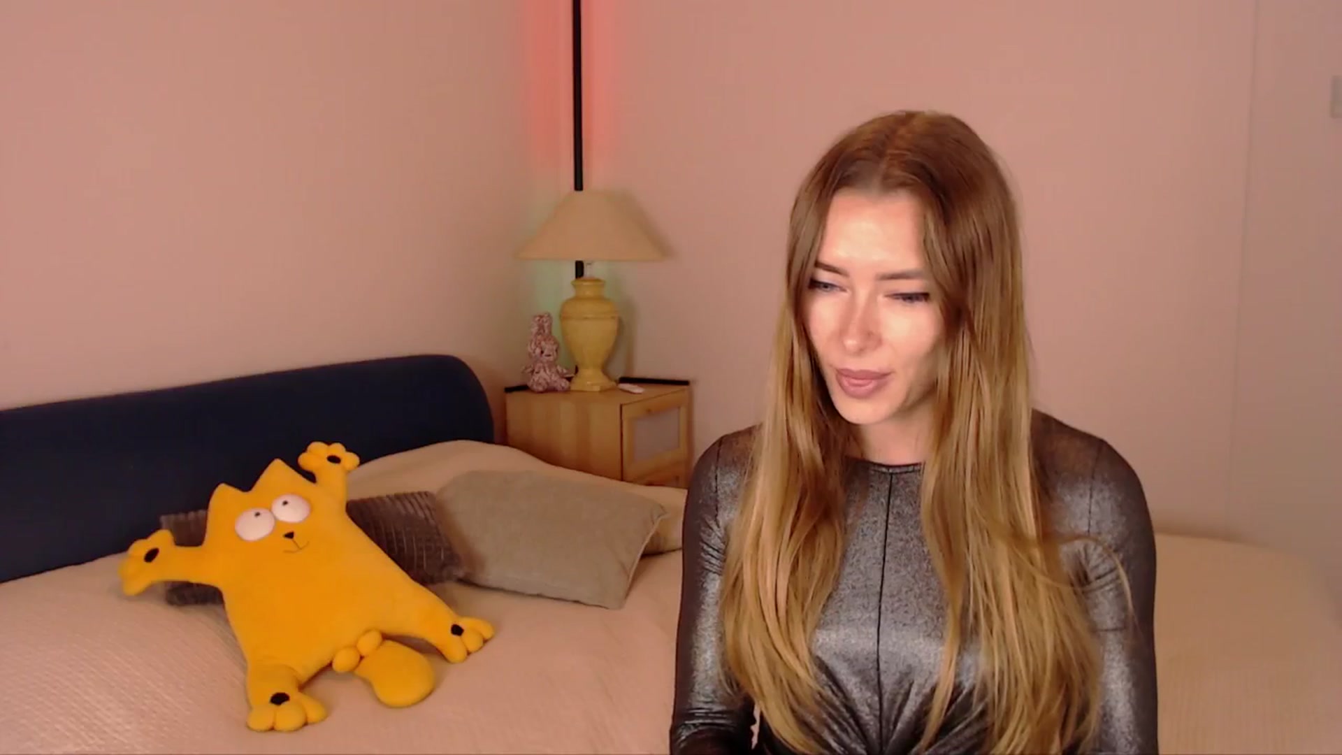 Gallery image thumbnail from SimonsWife's myfreecams stream on, 11/03/2025, 15:50 image 10 of 20