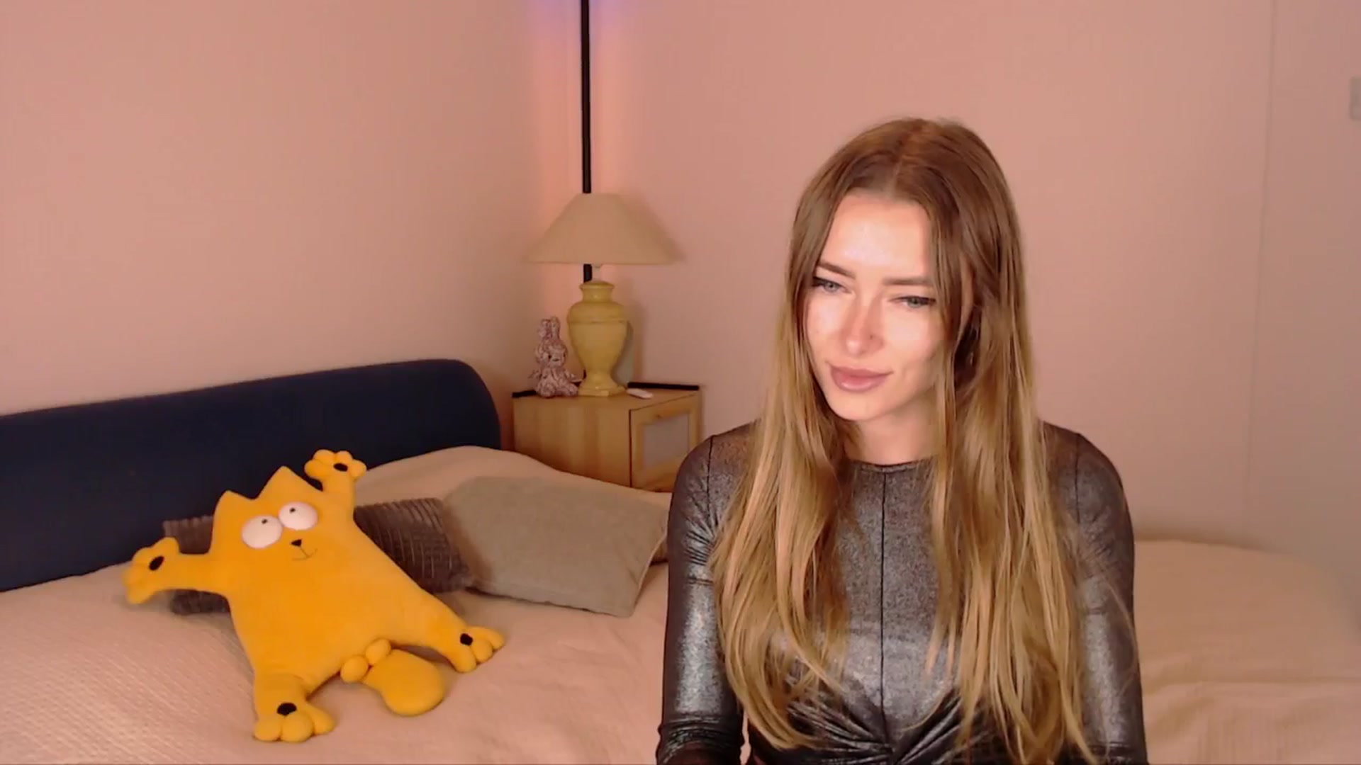Gallery image thumbnail from SimonsWife's myfreecams stream on, 11/03/2025, 15:50 image 17 of 20