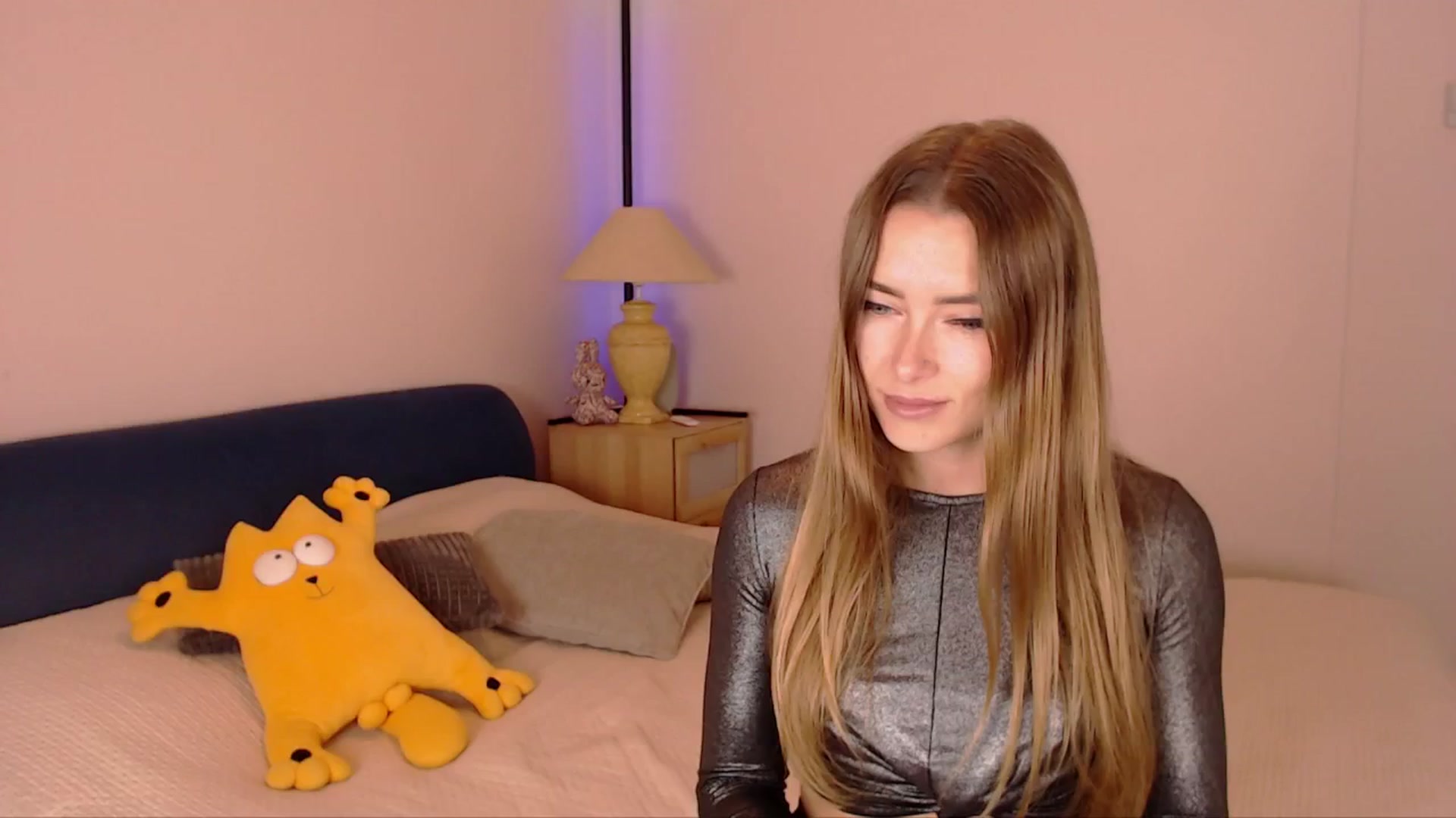 Gallery image thumbnail from SimonsWife's myfreecams stream on, 11/03/2025, 15:50 image 5 of 20