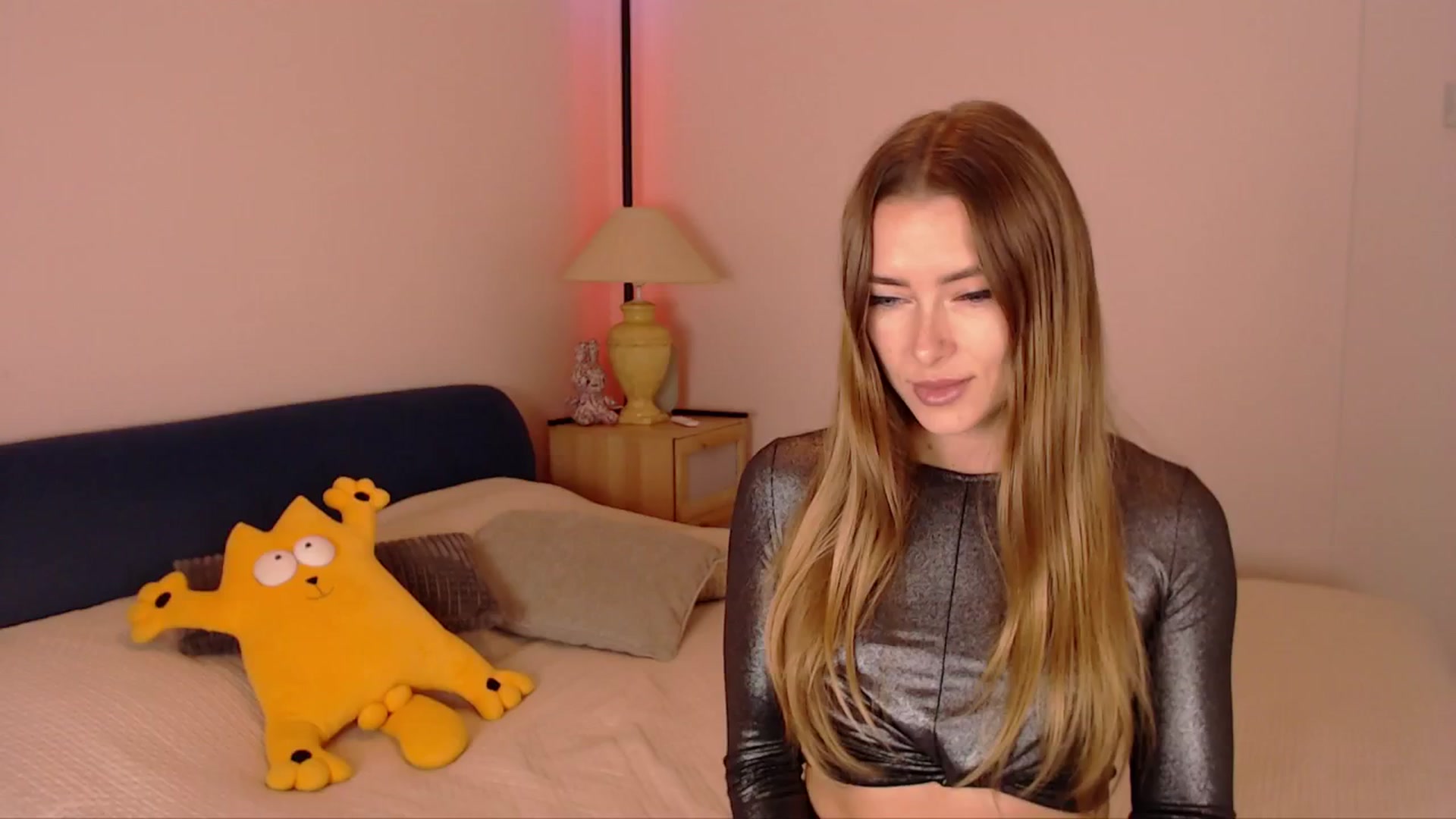 Gallery image thumbnail from SimonsWife's myfreecams stream on, 11/03/2025, 15:50 image 2 of 20