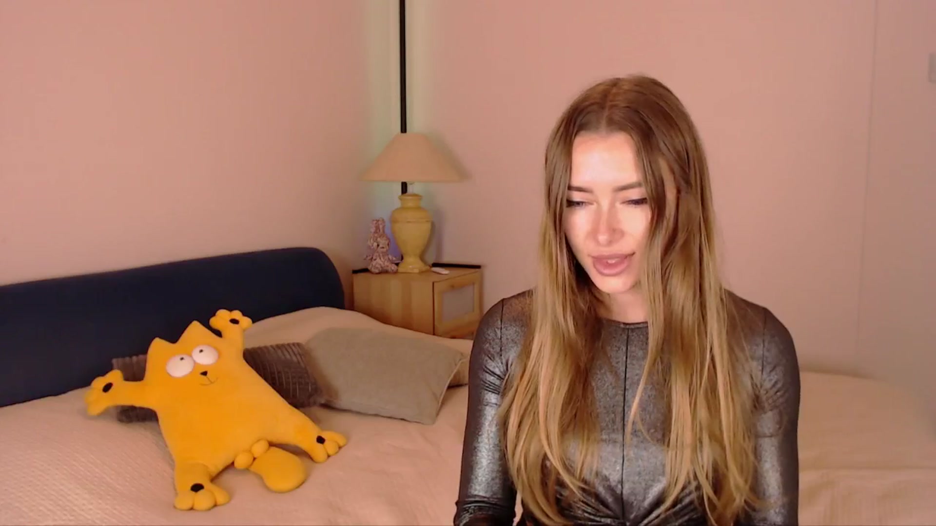 Gallery image thumbnail from SimonsWife's myfreecams stream on, 11/03/2025, 15:50 image 18 of 20