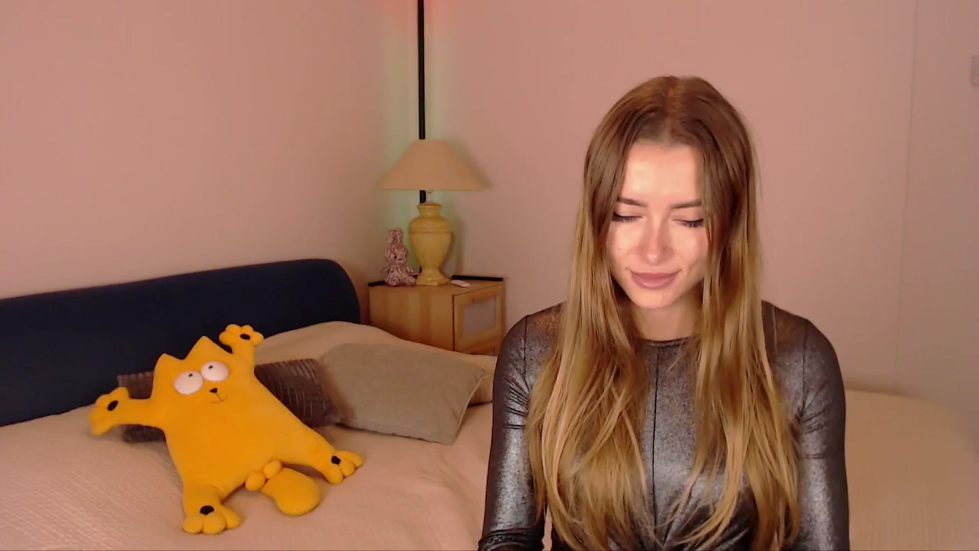 Gallery image thumbnail from SimonsWife's myfreecams stream on, 11/03/2025, 15:50 image 14 of 20